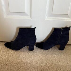 Suede blue and black booties